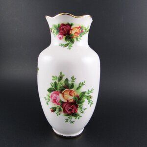 VINTAGE OLD COUNTRY ROSES ROYAL ALBERT PORCELAIN VASE 5" TALL